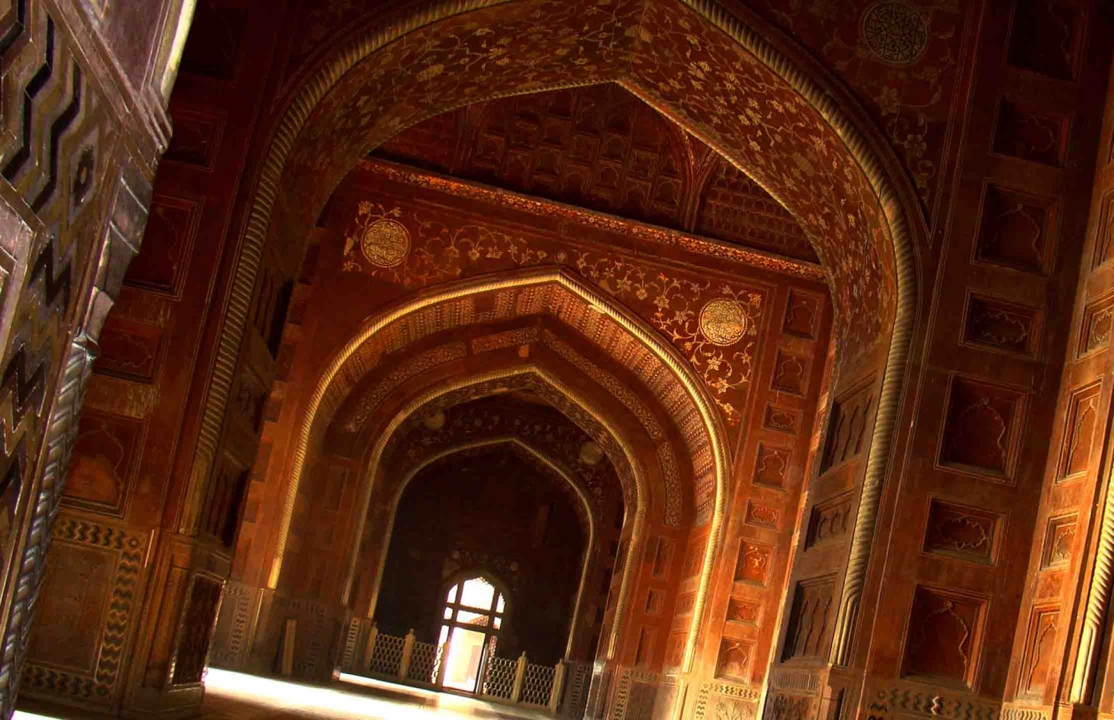 Decorate the Interior by the Inscriptions